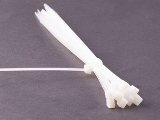 Szalagok – Páska stahovací bílá 400 x 7,2 mm