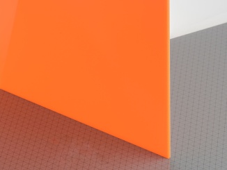 Technické plasty – Plexiglas LED Sheet Plexisklo Plexiglas LED ( nasvícení plochou ) Tloušťka: 3, Barva: oranžová, Kód barvy: 2H41, Šířka: 2030, Délka: 3050, Hmotnost: 22.3, Propustnost světla : 9%, Výrobní technologie: Lité